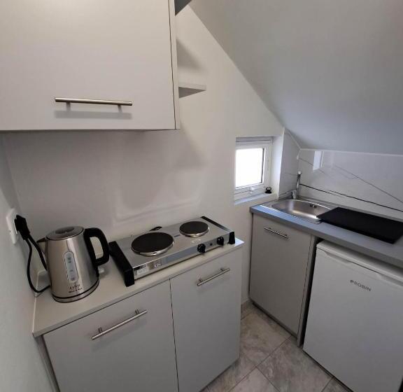 בית מלון כפרי Aretousa