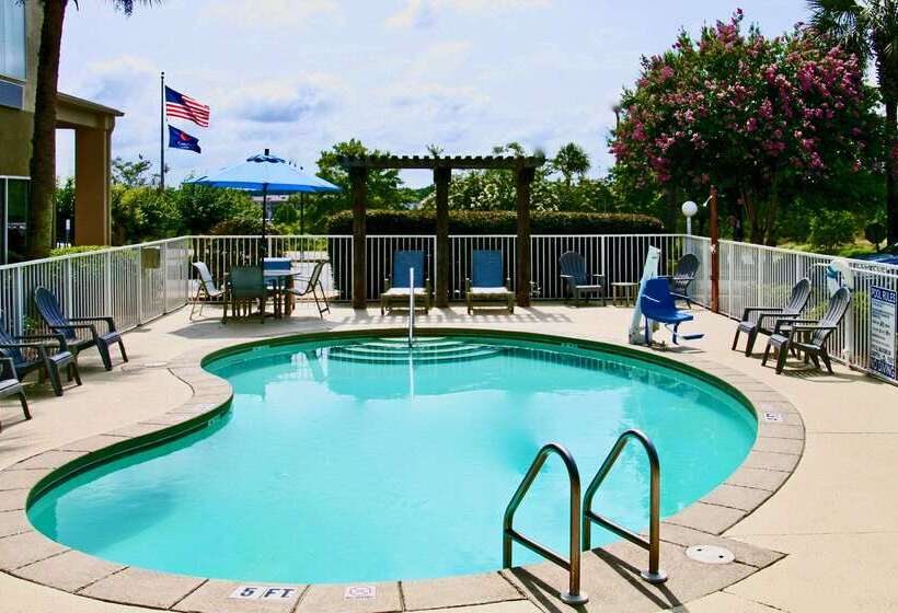 فندق Comfort Inn & Suites