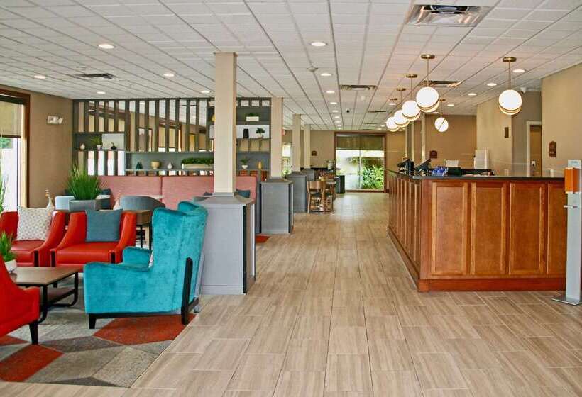 فندق Comfort Inn & Suites