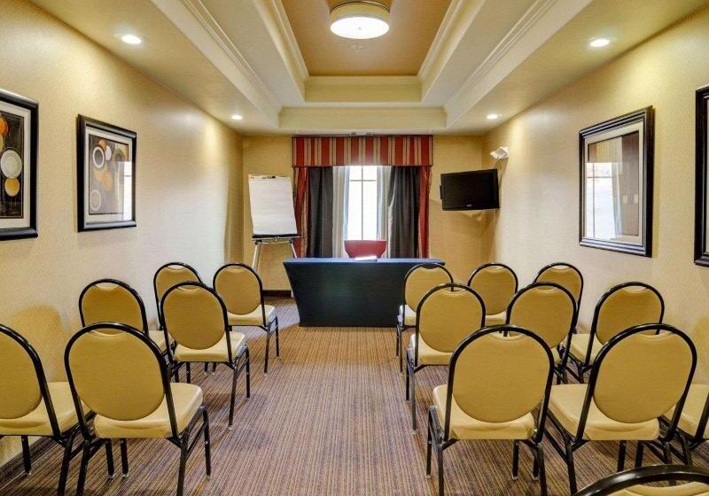 هتل Comfort Inn & Suites Fort Smith I540