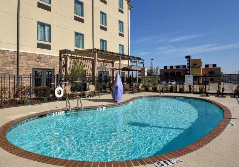 هتل Comfort Inn & Suites Fort Smith I540