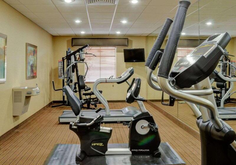 فندق Comfort Inn & Suites Fort Smith I540