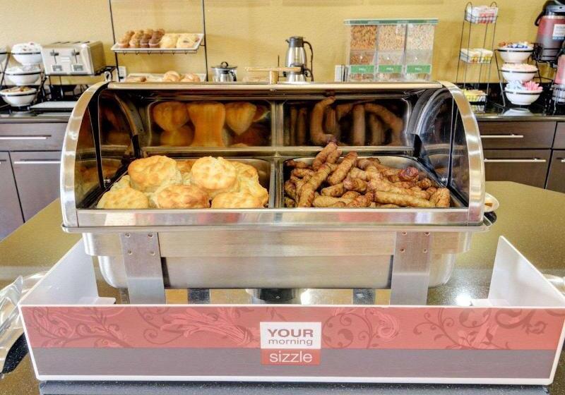 هتل Comfort Inn & Suites Fort Smith I540