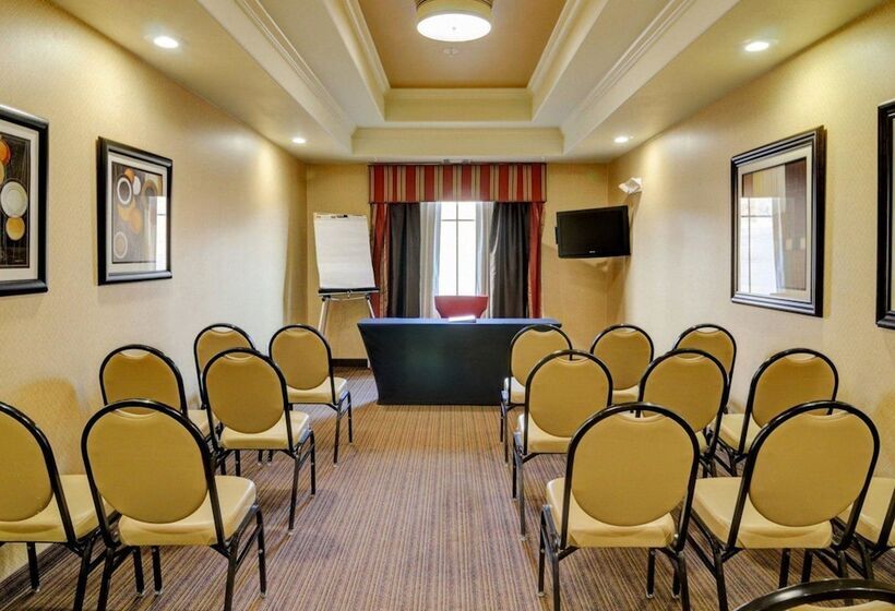 فندق Comfort Inn & Suites Fort Smith I540