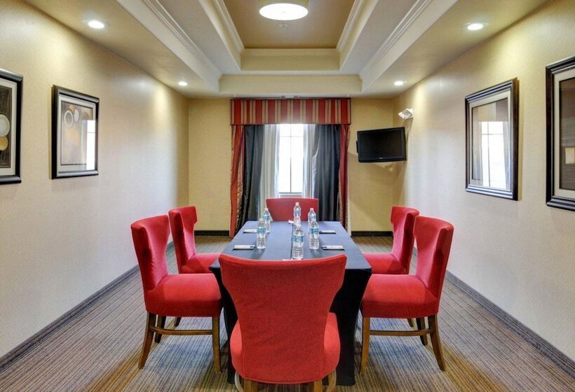 هتل Comfort Inn & Suites Fort Smith I540