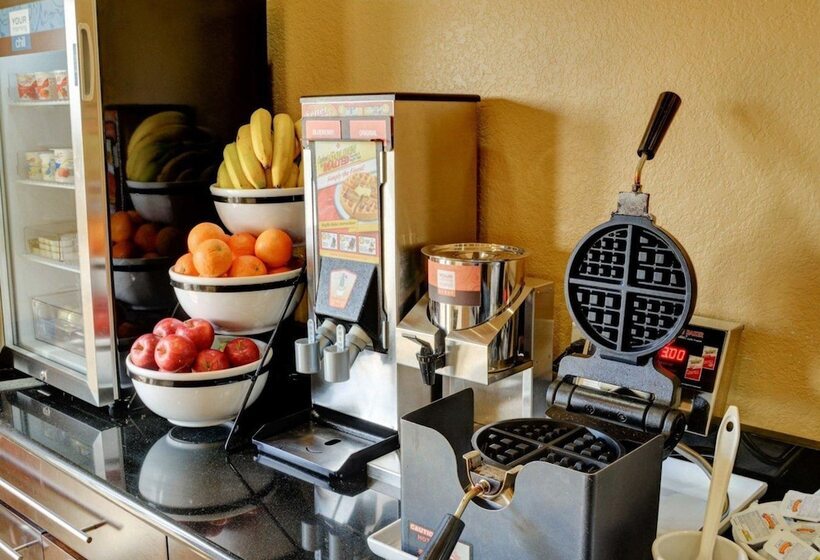 فندق Comfort Inn & Suites Fort Smith I540