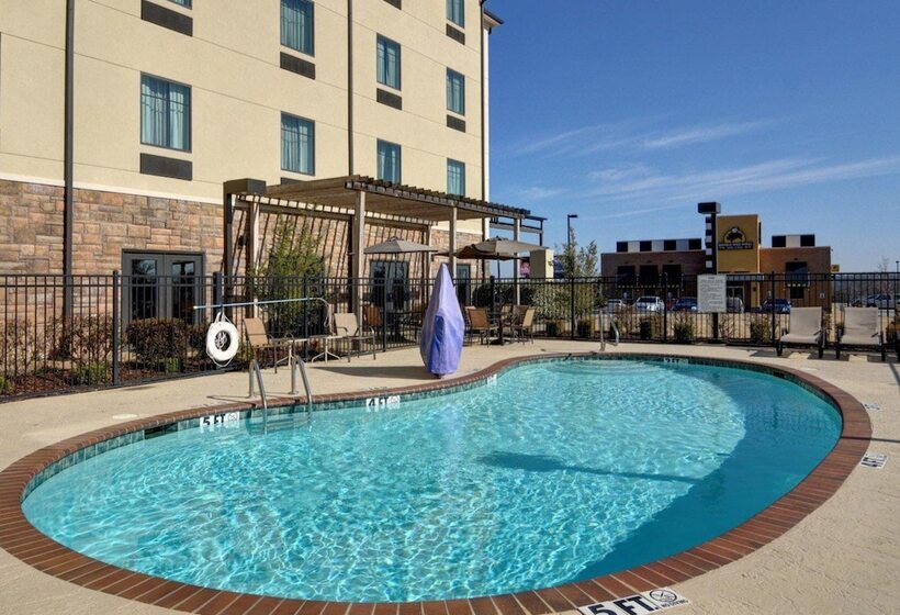 هتل Comfort Inn & Suites Fort Smith I540