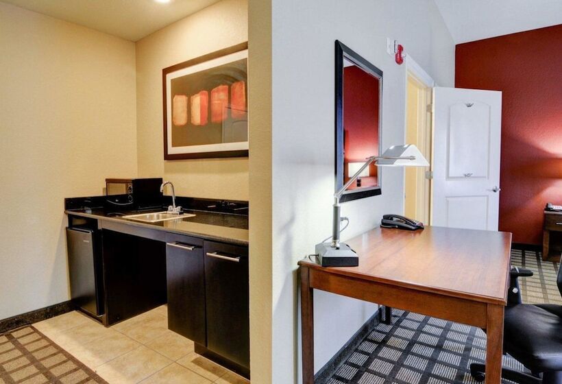 هتل Comfort Inn & Suites Fort Smith I540