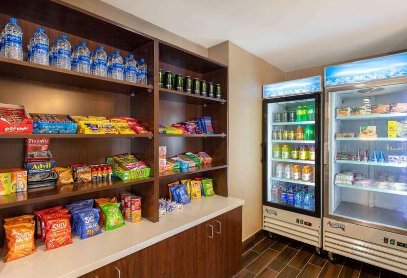 فندق Comfort Inn & Suites Near Ontario Airport