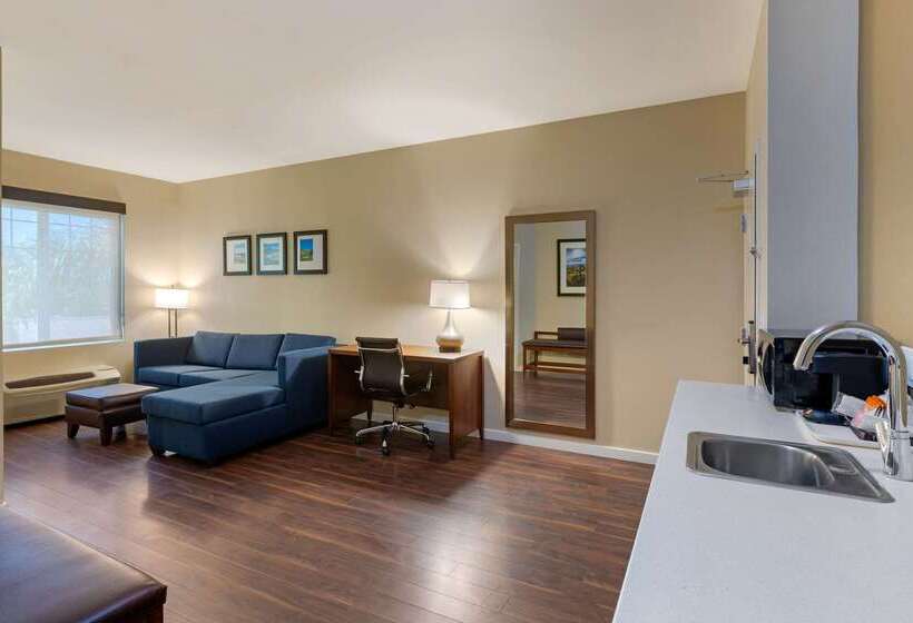 فندق Comfort Inn & Suites Near Ontario Airport