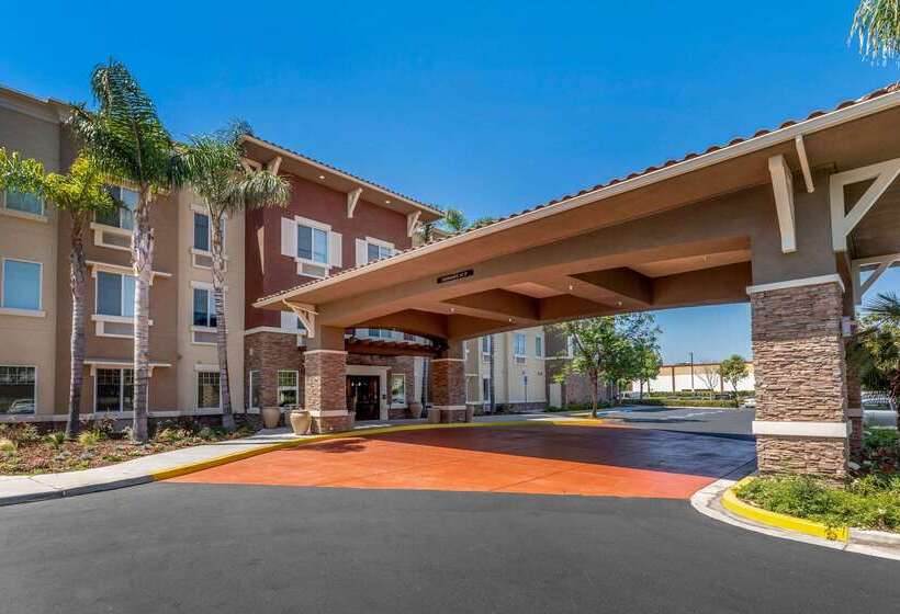 فندق Comfort Inn & Suites Near Ontario Airport