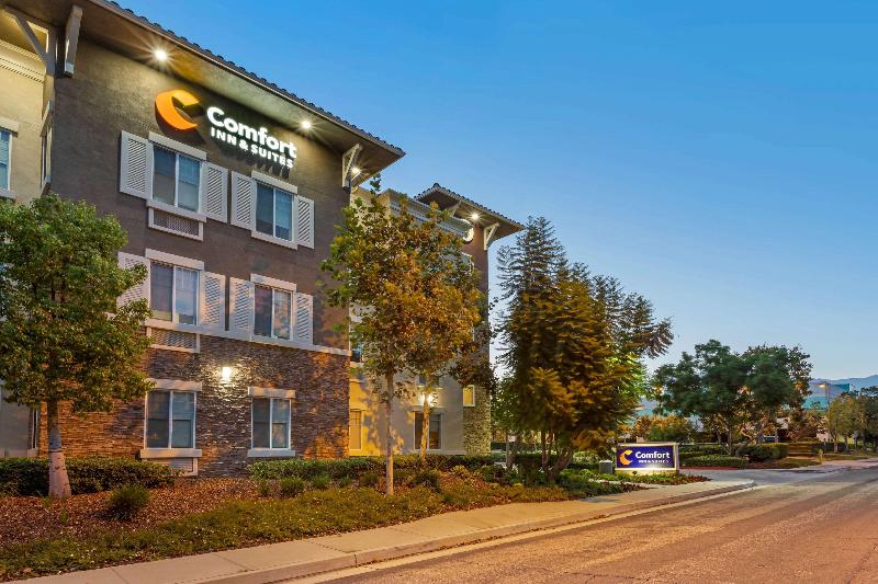فندق Comfort Inn & Suites Near Ontario Airport