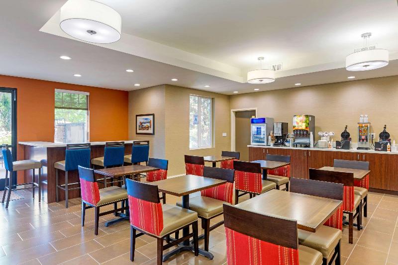 فندق Comfort Inn & Suites Near Ontario Airport