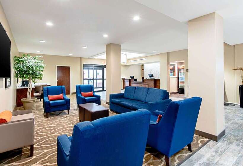 فندق Comfort Inn & Suites Pine Bluff