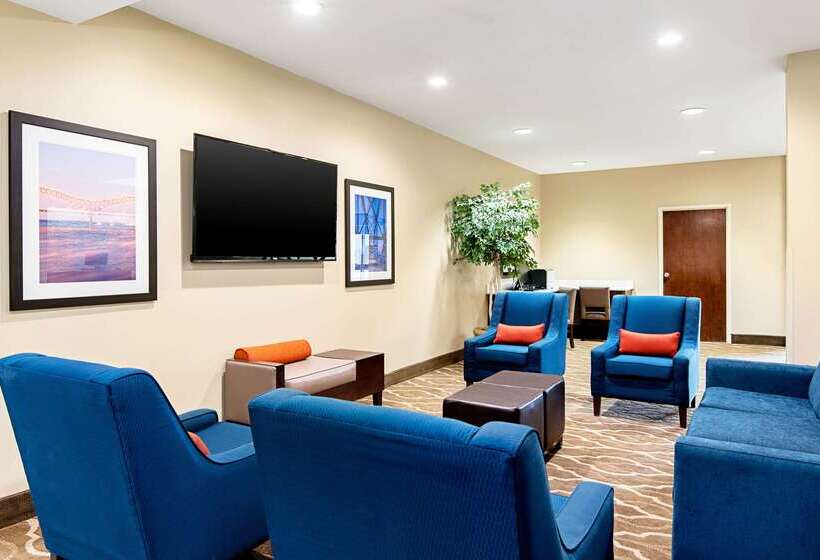 فندق Comfort Inn & Suites Pine Bluff