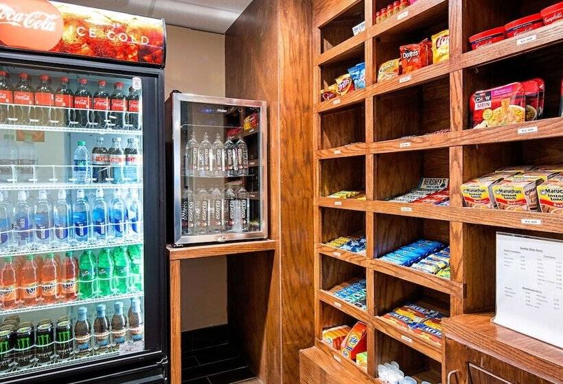 فندق Comfort Inn & Suites Pine Bluff