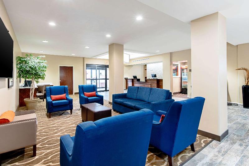 فندق Comfort Inn & Suites Pine Bluff