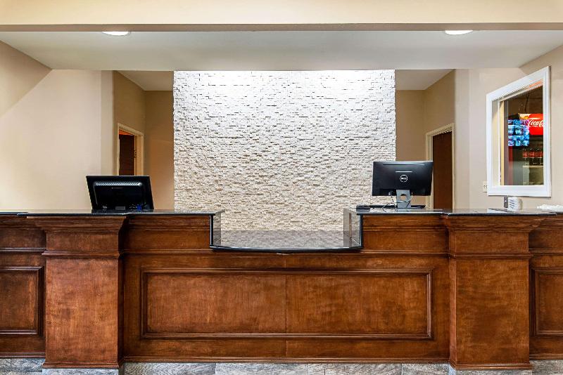 فندق Comfort Inn & Suites Pine Bluff