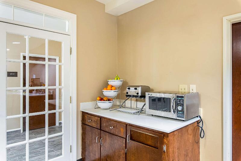 فندق Comfort Inn & Suites Pine Bluff