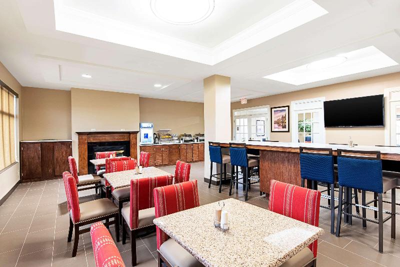 فندق Comfort Inn & Suites Pine Bluff