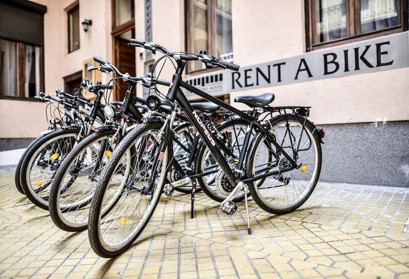 בית מלון כפרי Corvin Point Rooms And Apartments