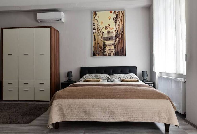 בית מלון כפרי Corvin Point Rooms And Apartments