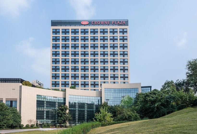 בית מלון כפרי Crowne Plaza Chengdu Panda Garden By Ihg