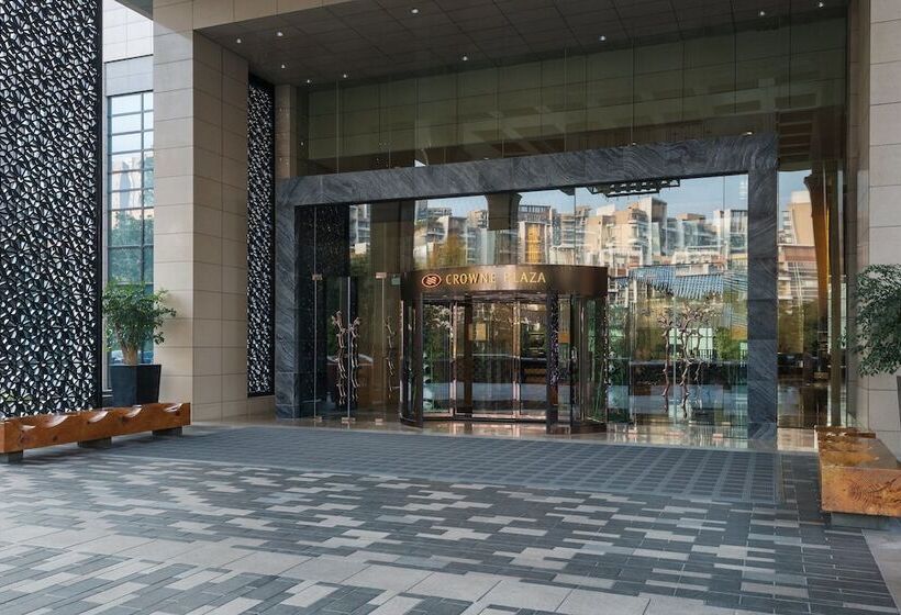 בית מלון כפרי Crowne Plaza Chengdu Panda Garden By Ihg