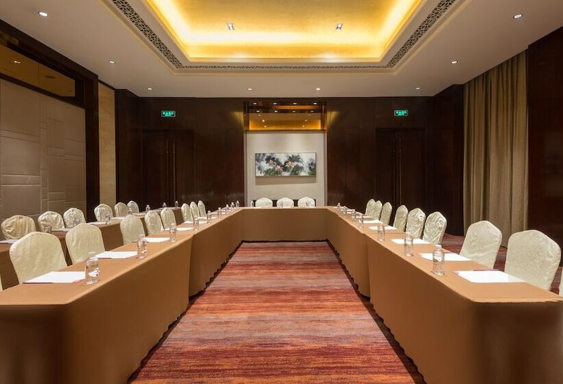 Отель Crowne Plaza Chengdu Panda Garden By Ihg