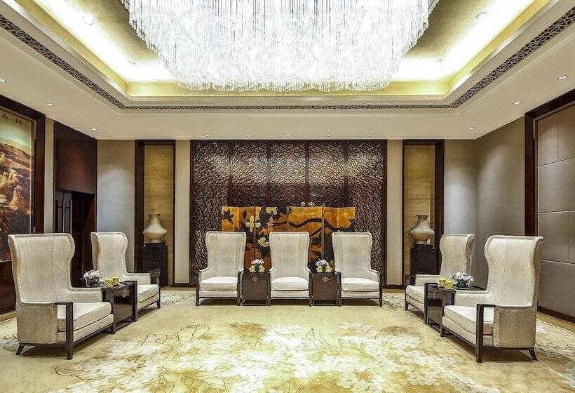 Отель Crowne Plaza Chengdu Panda Garden By Ihg