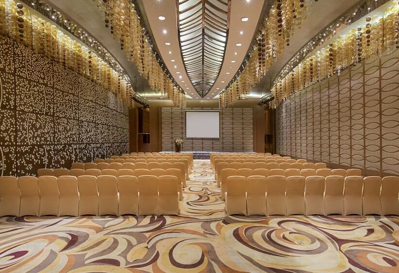 בית מלון כפרי Crowne Plaza Zhongshan Wing On City, An Ihg