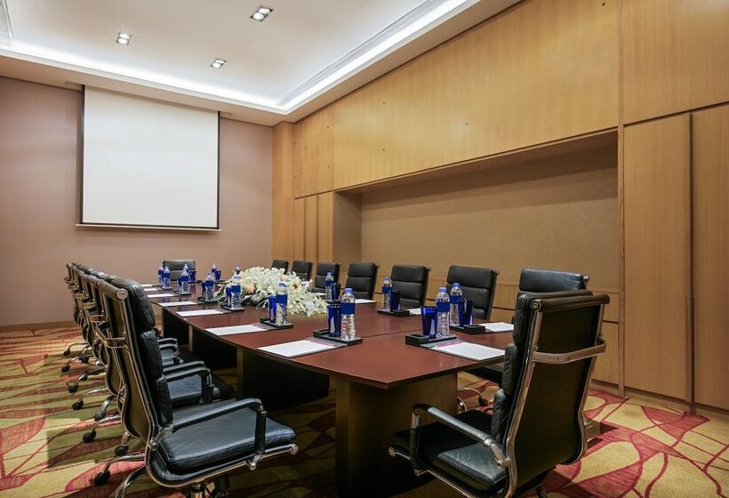 בית מלון כפרי Crowne Plaza Zhongshan Wing On City, An Ihg