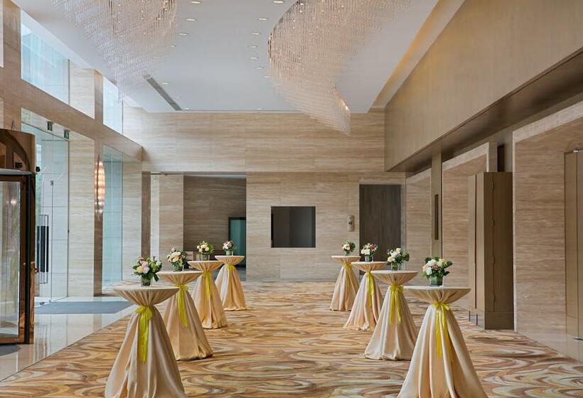 בית מלון כפרי Crowne Plaza Zhongshan Wing On City, An Ihg