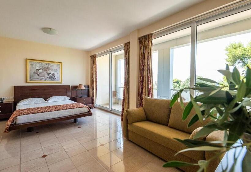 فندق Dolphin Resort & Conference