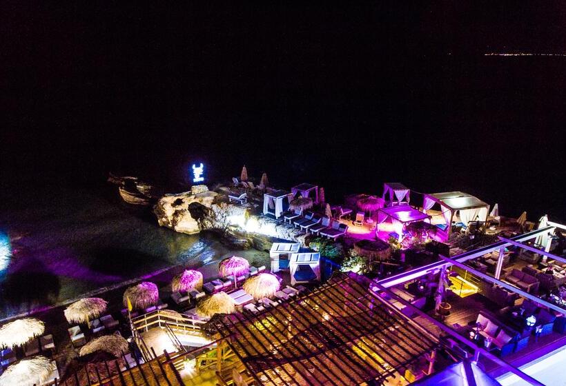 Elmi Beach Hotel & Suites