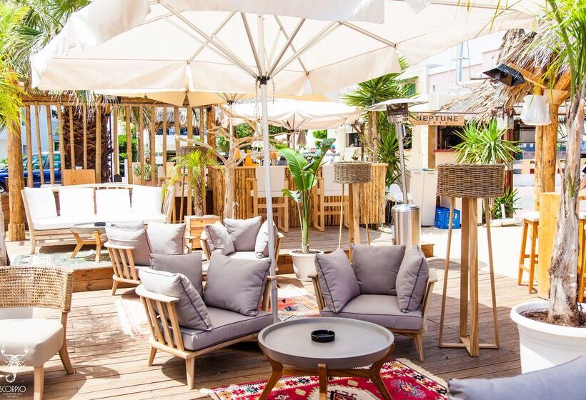 Elmi Beach Hotel & Suites