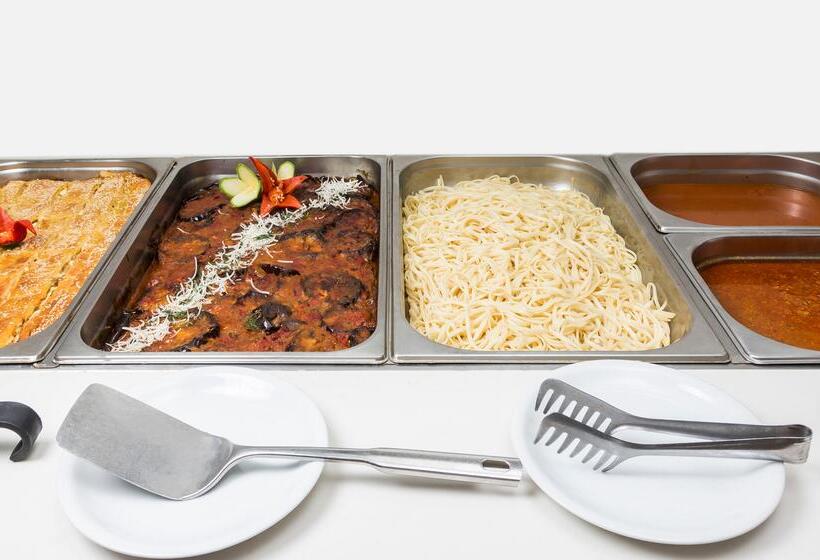 Elmi Beach Hotel & Suites