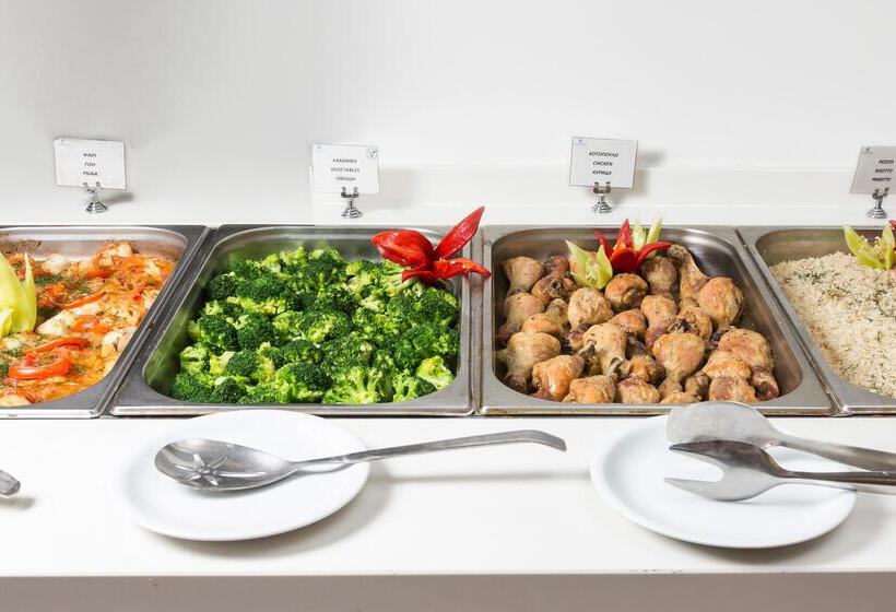 Elmi Beach Hotel & Suites