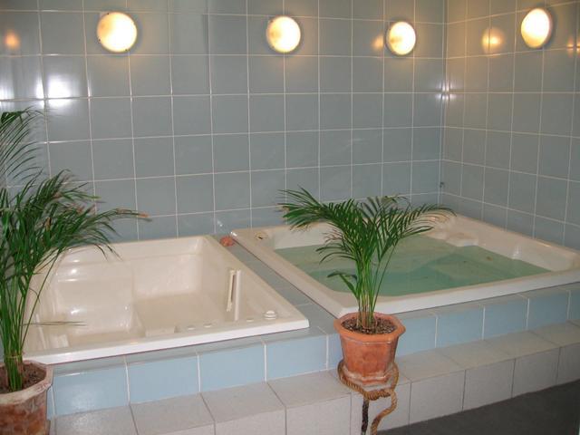 Elmi Beach Hotel & Suites