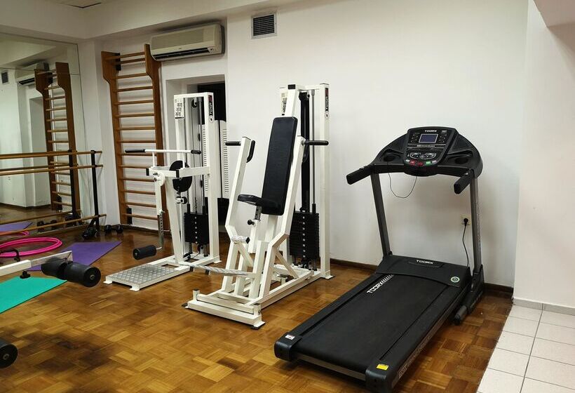 Elmi Beach Hotel & Suites