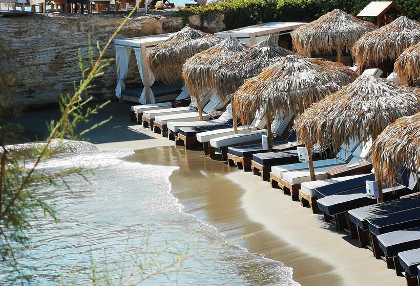 Elmi Beach Hotel & Suites