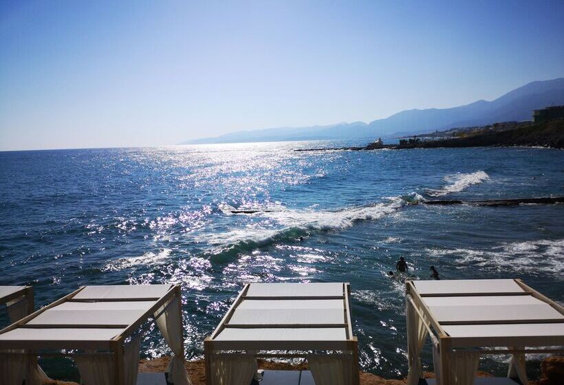 Elmi Beach Hotel & Suites