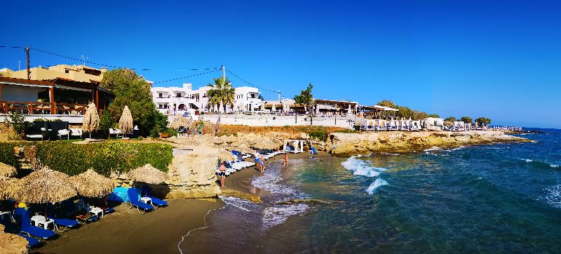 Elmi Beach Hotel & Suites