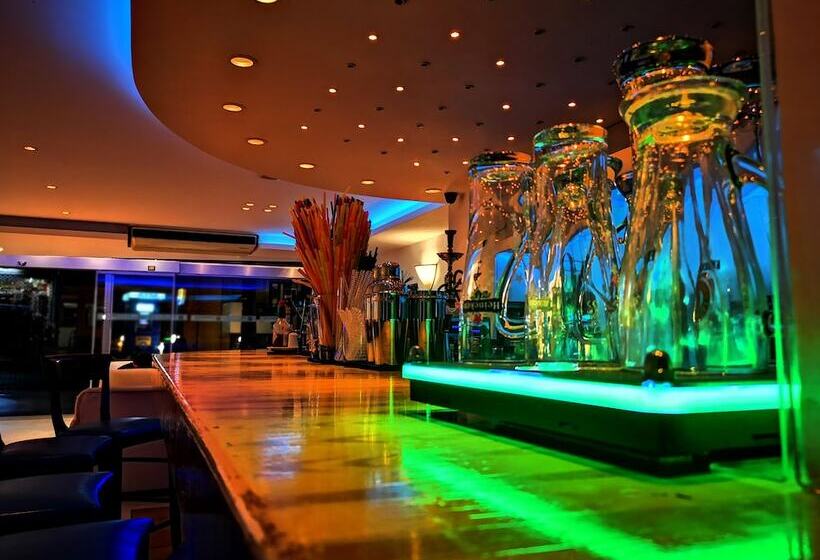 Elmi Beach Hotel & Suites