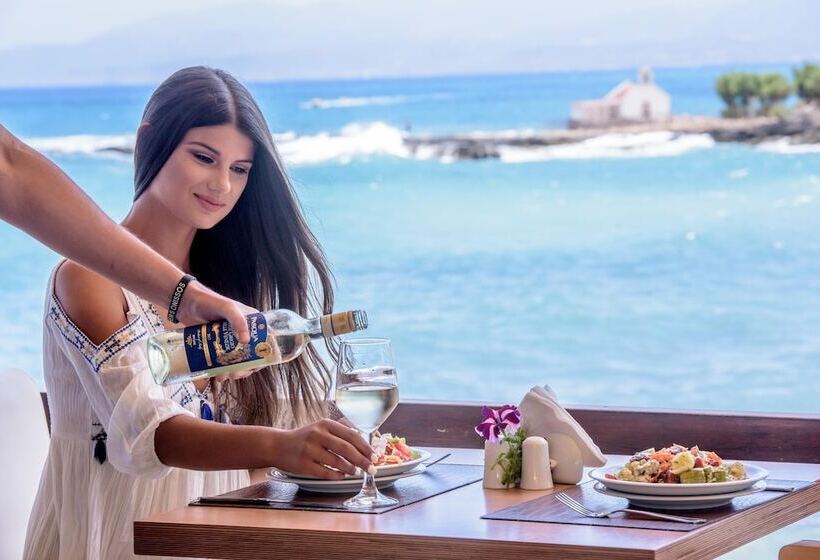 Elmi Beach Hotel & Suites