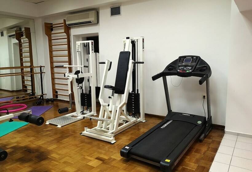 Elmi Beach Hotel & Suites