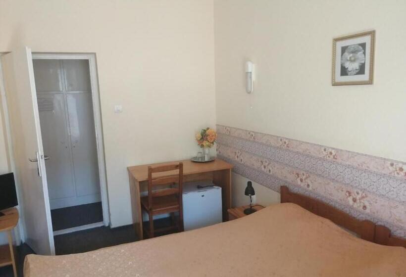 בית מלון כפרי Hajnal