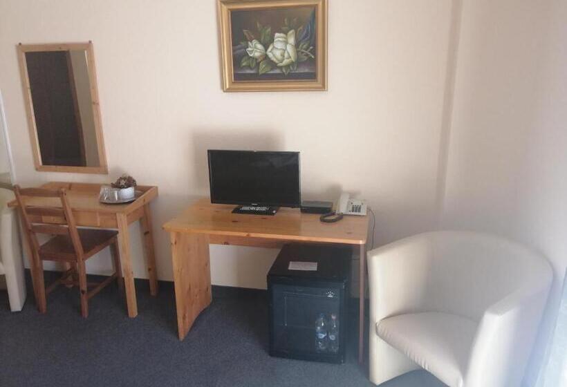 בית מלון כפרי Hajnal