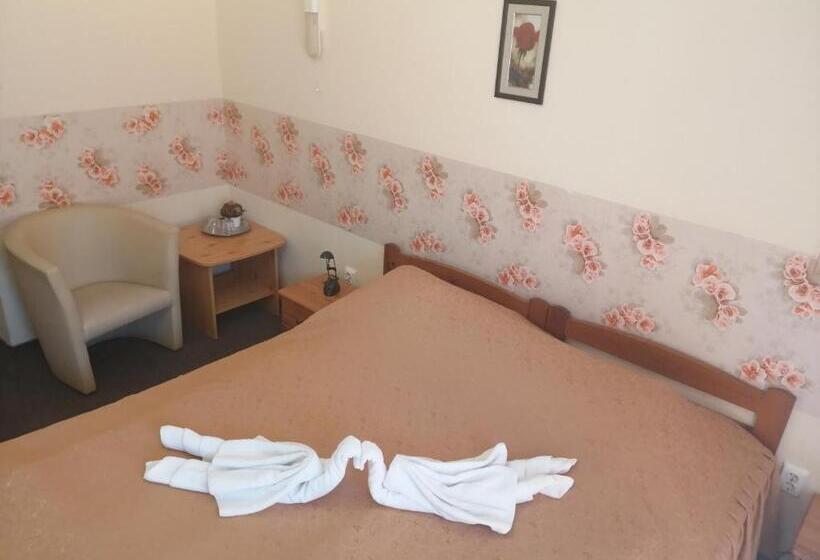 בית מלון כפרי Hajnal