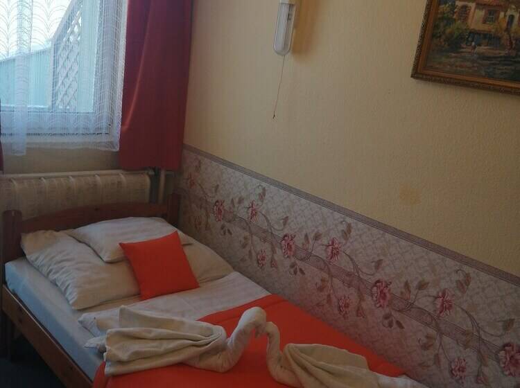 בית מלון כפרי Hajnal